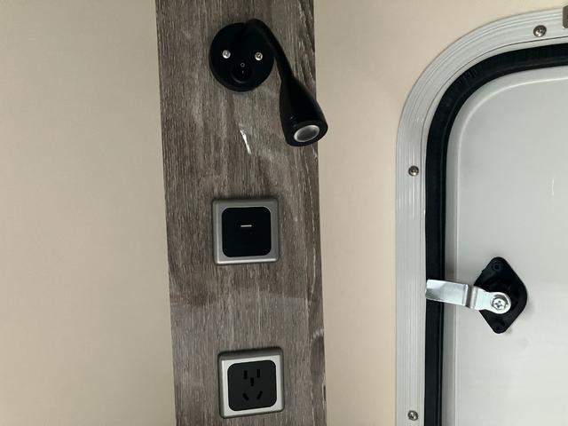 カムロード GScustom Ai-F GScustom Ai-F 新車 リチュウムバッテリー800Ah インバーター3000W ソーラーパネル400W標準 (ホワイト)(79枚目)