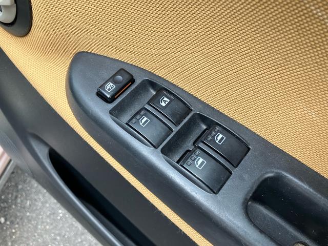 ミラジーノ プレミアムＬ　ＥＴＣ　純正アルミホイール　キーレス　ＡＢＳ　ＭＯＭＯウッドコンビハンドル　社外ナビ　ＣＤ　プライバシーガラス　禁煙車（20枚目）
