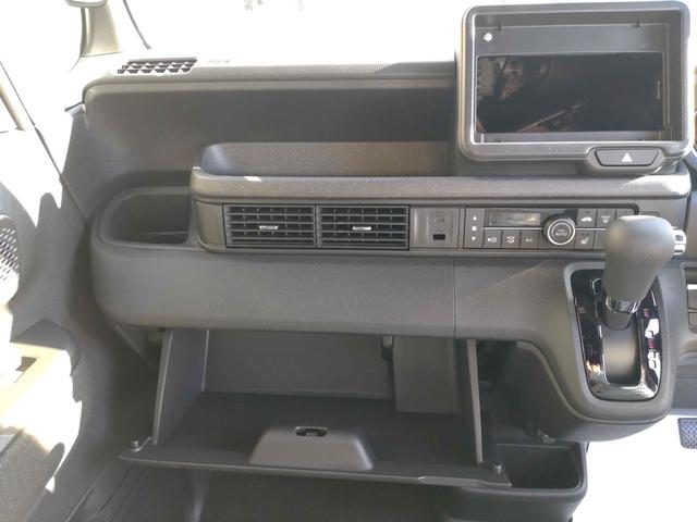 ホンダ N-BOXカスタム 8枚目