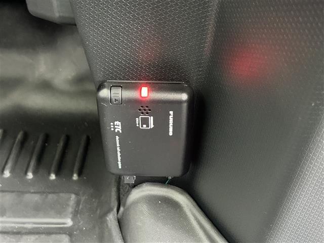 タント カスタムＲＳ　ドライブレコーダー　ＥＴＣ　バックカメラ　両側電動スライドドア　ＴＶ　クリアランスソナー　衝突被害軽減システム　オートライト　ＬＥＤヘッドランプ　スマートキー　アイドリングストップ　電動格納ミラー（10枚目）