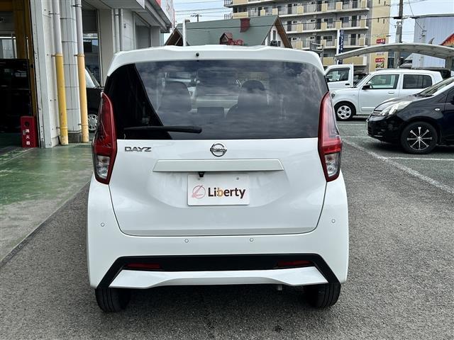 デイズ Ｓ　ＥＴＣ　バックカメラ　ＴＶ　クリアランスソナー　衝突被害軽減システム　オートライト　キーレスエントリー　アイドリングストップ　電動格納ミラー　ベンチシート　ＣＶＴ　盗難防止システム（6枚目）