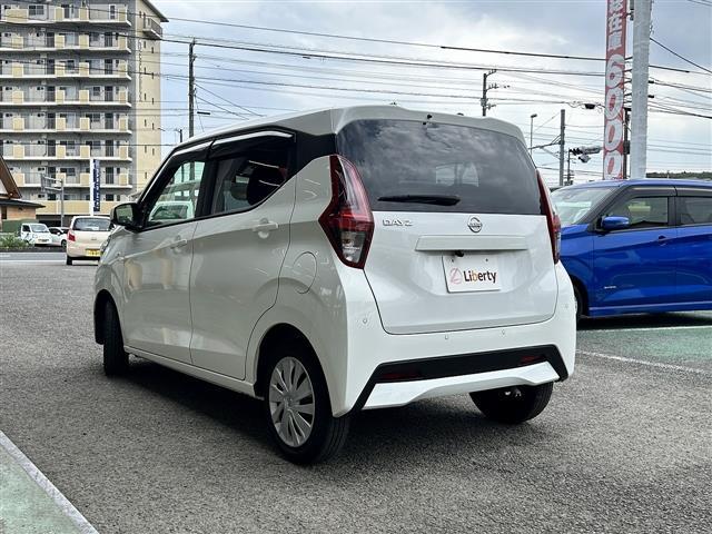 デイズ Ｓ　ＥＴＣ　バックカメラ　ＴＶ　クリアランスソナー　衝突被害軽減システム　オートライト　キーレスエントリー　アイドリングストップ　電動格納ミラー　ベンチシート　ＣＶＴ　盗難防止システム（7枚目）