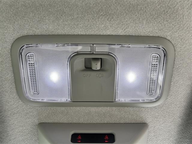 当店のお車をご覧いただきましてありがとうございます。お車についてのご質問やお見積りのご依頼、ご購入にあたってのご相談などお気軽にお問い合わせ下さい!