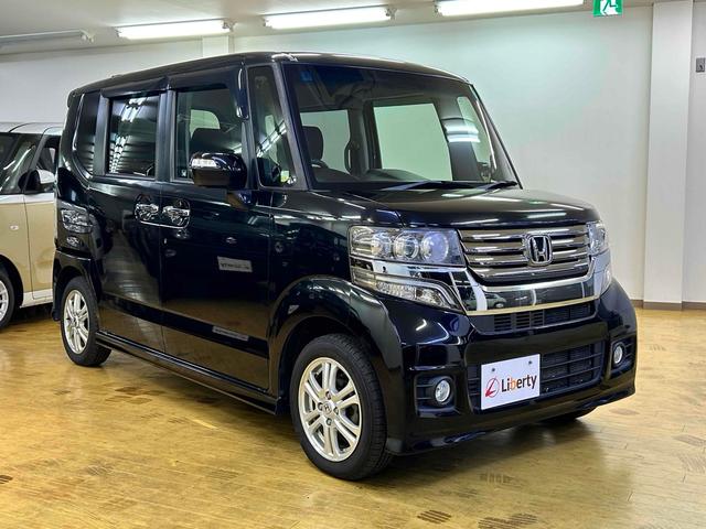 Ｎ－ＢＯＸカスタム Ｇ・Ｌパッケージ　ＥＴＣ　バックカメラ　両側スライド・片側電動　ＴＶ　オートライト　ＨＩＤ　スマートキー　アイドリングストップ　電動格納ミラー　ベンチシート　ＣＶＴ　盗難防止システム　ＡＢＳ　ＥＳＣ　ＣＤ　ＤＶＤ再生（10枚目）