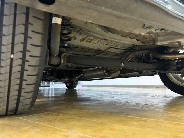 Ｎ－ＢＯＸカスタム Ｇ・Ｌパッケージ　ＥＴＣ　バックカメラ　両側スライド・片側電動　ＴＶ　オートライト　ＨＩＤ　スマートキー　アイドリングストップ　電動格納ミラー　ベンチシート　ＣＶＴ　盗難防止システム　ＡＢＳ　ＥＳＣ　ＣＤ　ＤＶＤ再生（40枚目）