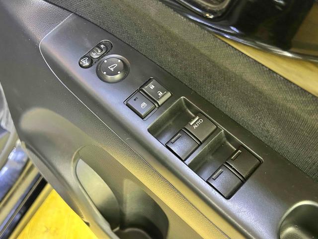 Ｎ－ＢＯＸカスタム Ｇ・Ｌパッケージ　ＥＴＣ　バックカメラ　両側スライド・片側電動　ＴＶ　オートライト　ＨＩＤ　スマートキー　アイドリングストップ　電動格納ミラー　ベンチシート　ＣＶＴ　盗難防止システム　ＡＢＳ　ＥＳＣ　ＣＤ　ＤＶＤ再生（43枚目）