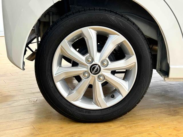 デイズ Ｘ　全周囲カメラ　ナビ　ＴＶ　クリアランスソナー　衝突被害軽減システム　オートライト　スマートキー　アイドリングストップ　電動格納ミラー　ベンチシート　ＣＶＴ　盗難防止システム　ＡＢＳ（25枚目）