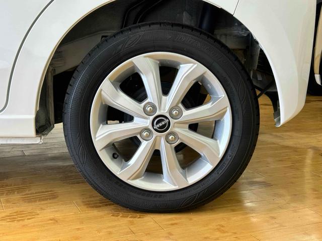 デイズ Ｘ　全周囲カメラ　ナビ　ＴＶ　クリアランスソナー　衝突被害軽減システム　オートライト　スマートキー　アイドリングストップ　電動格納ミラー　ベンチシート　ＣＶＴ　盗難防止システム　ＡＢＳ（29枚目）