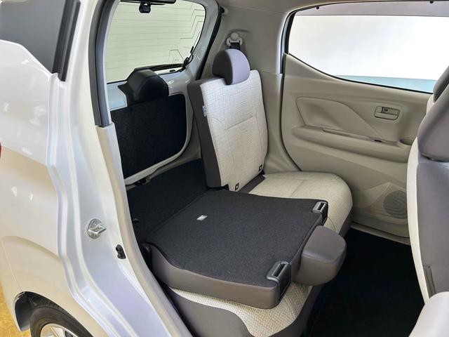 デイズ Ｘ　全周囲カメラ　ナビ　ＴＶ　クリアランスソナー　衝突被害軽減システム　オートライト　スマートキー　アイドリングストップ　電動格納ミラー　ベンチシート　ＣＶＴ　盗難防止システム　ＡＢＳ（69枚目）