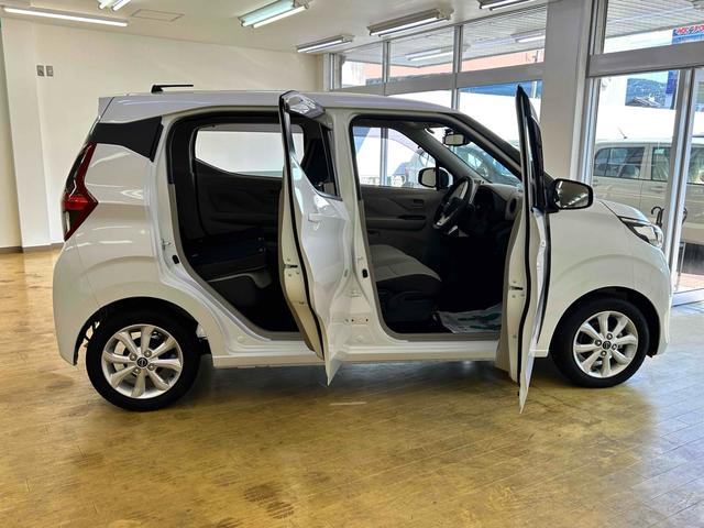 デイズ Ｘ　全周囲カメラ　ナビ　ＴＶ　クリアランスソナー　衝突被害軽減システム　オートライト　スマートキー　アイドリングストップ　電動格納ミラー　ベンチシート　ＣＶＴ　盗難防止システム　ＡＢＳ（71枚目）