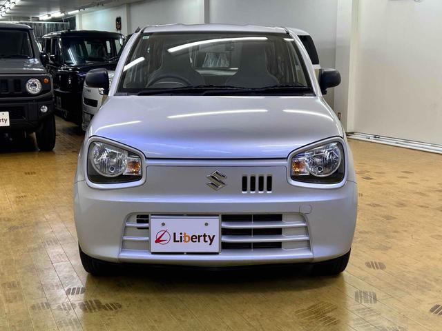 アルト Ｆ　キーレスエントリー　ＡＴ　盗難防止システム　ＡＢＳ　ＥＳＣ　ＣＤ　ミュージックプレイヤー接続可　衝突安全ボディ　エアコン　パワーステアリング　パワーウィンドウ　運転席エアバッグ（6枚目）
