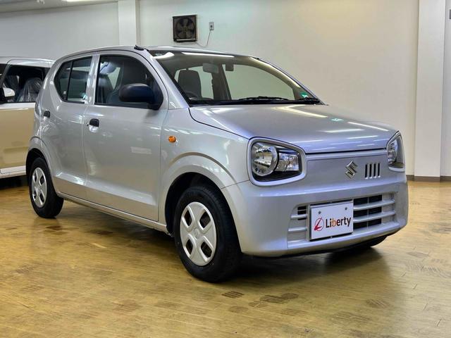 アルト Ｆ　キーレスエントリー　ＡＴ　盗難防止システム　ＡＢＳ　ＥＳＣ　ＣＤ　ミュージックプレイヤー接続可　衝突安全ボディ　エアコン　パワーステアリング　パワーウィンドウ　運転席エアバッグ（7枚目）