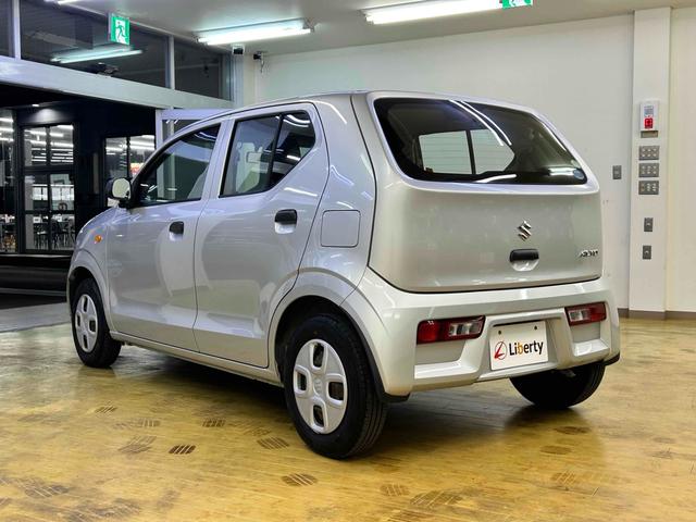 アルト Ｆ　キーレスエントリー　ＡＴ　盗難防止システム　ＡＢＳ　ＥＳＣ　ＣＤ　ミュージックプレイヤー接続可　衝突安全ボディ　エアコン　パワーステアリング　パワーウィンドウ　運転席エアバッグ（11枚目）