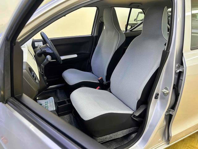 アルト Ｆ　キーレスエントリー　ＡＴ　盗難防止システム　ＡＢＳ　ＥＳＣ　ＣＤ　ミュージックプレイヤー接続可　衝突安全ボディ　エアコン　パワーステアリング　パワーウィンドウ　運転席エアバッグ（52枚目）