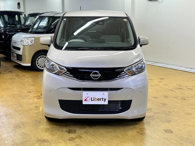 デイズ X バックカメラ ナビ TV クリアランスソナー 衝突被害軽減システム オートライト スマートキー アイドリングストップ 電動格納ミラー ベンチシート CVT 盗難防止システム ABS(2枚目)