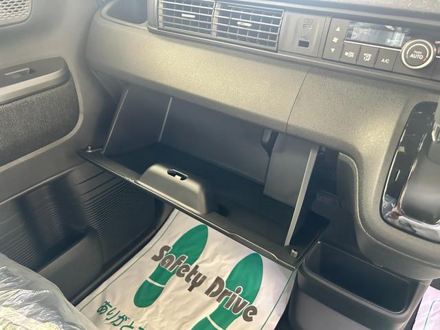 Ｎ－ＢＯＸカスタム ベースグレード　バックカメラ　両側スライド・片側電動　クリアランスソナー　オートクルーズコントロール　レーンアシスト　衝突被害軽減システム　オートライト　ＬＥＤヘッドランプ　スマートキー　アイドリングストップ（67枚目）