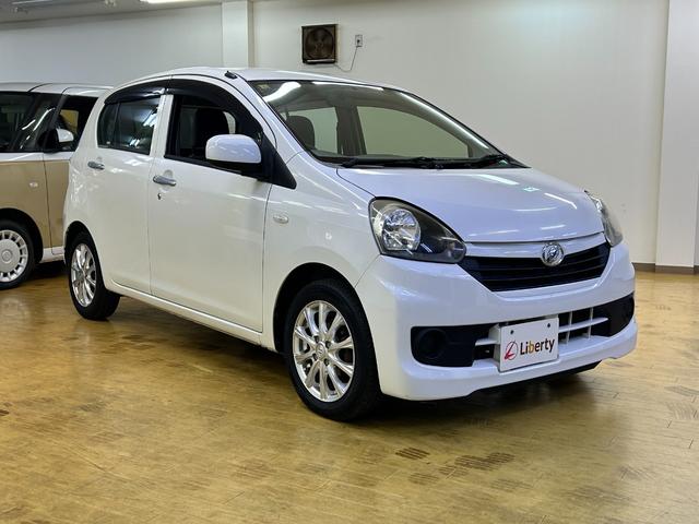 ミライース Ｌ　ナビ　Ｂｌｕｅｔｏｏｔｈオーディオ　社外アルミホイール　アイドリング　ダブルエアバック　ワンセグテレビ　パワーウィンド　イモビライザー　ＥＴＣ車載器　キーレスエントリーキー　パワステ（10枚目）