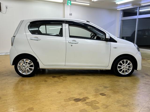 ミライース Ｌ　ナビ　Ｂｌｕｅｔｏｏｔｈオーディオ　社外アルミホイール　アイドリング　ダブルエアバック　ワンセグテレビ　パワーウィンド　イモビライザー　ＥＴＣ車載器　キーレスエントリーキー　パワステ（11枚目）