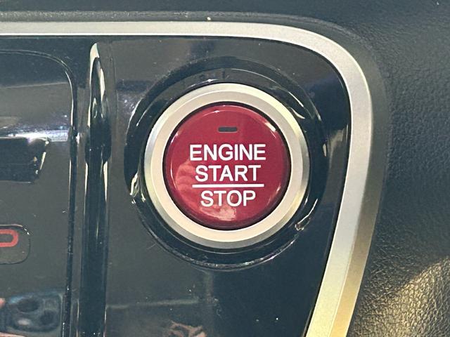 エンジン始動も楽チンです。イチイチ鍵を出す手間も無くなりますよ。