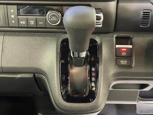 ホンダ Ｎ－ＢＯＸカスタム 8枚目