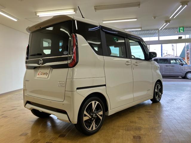 ルークス ハイウェイスター　Ｇターボプロパイロットエディション　ＥＴＣ　全周囲カメラ　両側電動スライドドア　クリアランスソナー　オートクルーズコントロール　衝突被害軽減システム　オートライト　ＬＥＤヘッドランプ　スマートキー　アイドリングストップ　電動格納ミラー（17枚目）