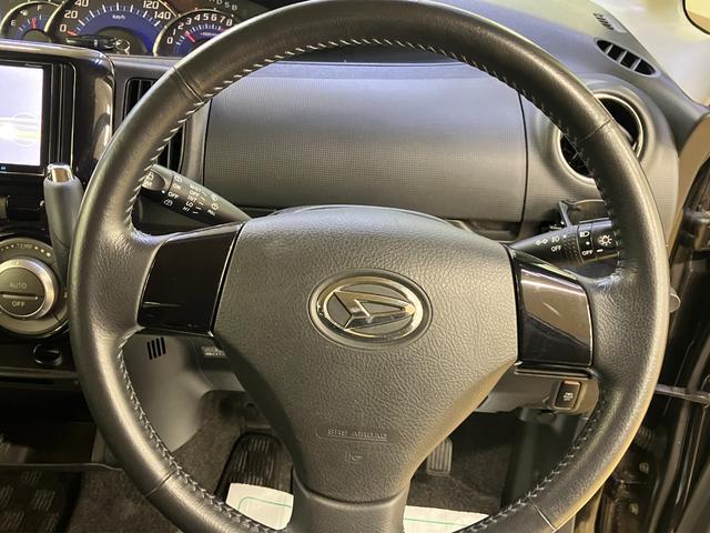 タント カスタムＸ　電動スライドドア　ナビ　ＴＶ　ＨＩＤ　スマートキー　アイドリングストップ　電動格納ミラー　ベンチシート　ＣＶＴ　盗難防止システム　ＡＢＳ　アルミホイール　衝突安全ボディ　エアコン　パワーステアリング（3枚目）