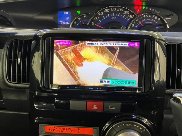 タント カスタムＸ　電動スライドドア　ナビ　ＴＶ　ＨＩＤ　スマートキー　アイドリングストップ　電動格納ミラー　ベンチシート　ＣＶＴ　盗難防止システム　ＡＢＳ　アルミホイール　衝突安全ボディ　エアコン　パワーステアリング（5枚目）