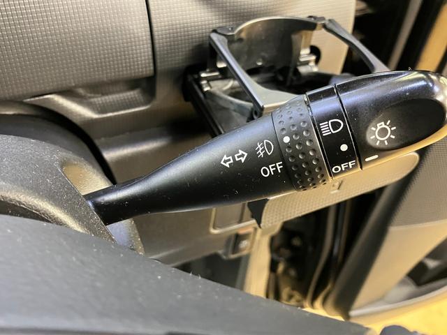 タント カスタムＸ　電動スライドドア　ナビ　ＴＶ　ＨＩＤ　スマートキー　アイドリングストップ　電動格納ミラー　ベンチシート　ＣＶＴ　盗難防止システム　ＡＢＳ　アルミホイール　衝突安全ボディ　エアコン　パワーステアリング（10枚目）