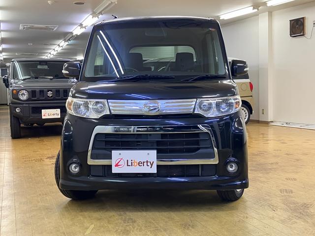 タント カスタムＸ　電動スライドドア　ナビ　ＴＶ　ＨＩＤ　スマートキー　アイドリングストップ　電動格納ミラー　ベンチシート　ＣＶＴ　盗難防止システム　ＡＢＳ　アルミホイール　衝突安全ボディ　エアコン　パワーステアリング（12枚目）