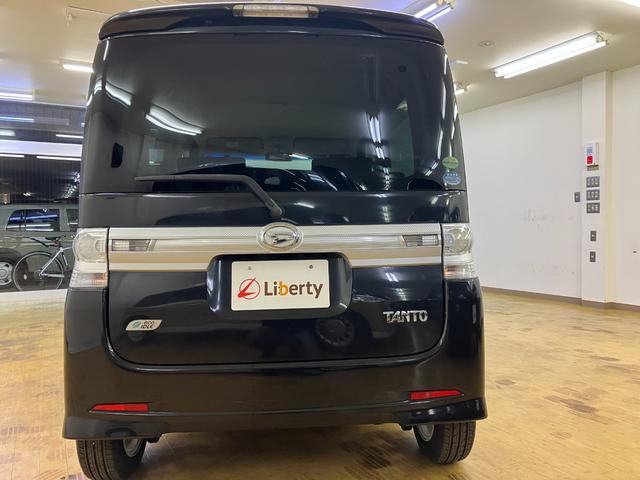 タント カスタムＸ　電動スライドドア　ナビ　ＴＶ　ＨＩＤ　スマートキー　アイドリングストップ　電動格納ミラー　ベンチシート　ＣＶＴ　盗難防止システム　ＡＢＳ　アルミホイール　衝突安全ボディ　エアコン　パワーステアリング（16枚目）