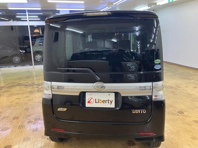 タント カスタムＸ　電動スライドドア　ナビ　ＴＶ　ＨＩＤ　スマートキー　アイドリングストップ　電動格納ミラー　ベンチシート　ＣＶＴ　盗難防止システム　ＡＢＳ　アルミホイール　衝突安全ボディ　エアコン　パワーステアリング（25枚目）