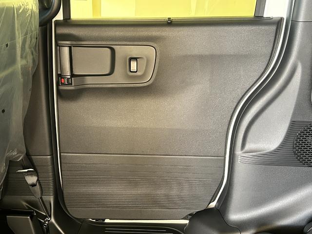 ホンダ N-BOXカスタム 65枚目