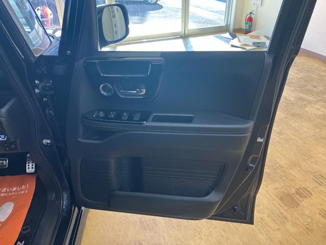 ホンダ N-BOXカスタム 50枚目