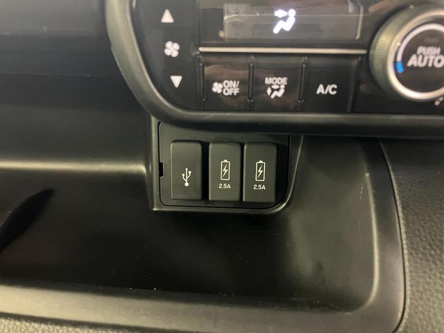 ホンダ N-BOXカスタム 11枚目