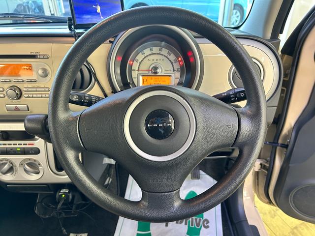 アルトラパン Ｘ　ＴＶ　スマートキー　電動格納ミラー　ベンチシート　ＡＴ　盗難防止システム　ＡＢＳ　ＣＤ　アルミホイール　衝突安全ボディ　エアコン　パワーステアリング　パワーウィンドウ（6枚目）