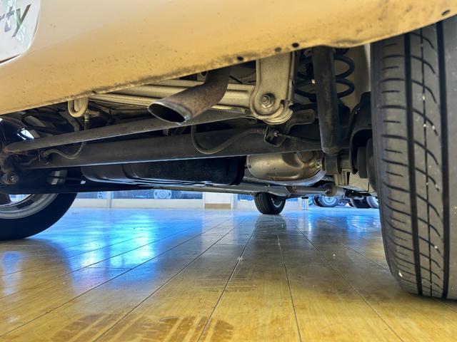 アルトラパン Ｘ　ＴＶ　スマートキー　電動格納ミラー　ベンチシート　ＡＴ　盗難防止システム　ＡＢＳ　ＣＤ　アルミホイール　衝突安全ボディ　エアコン　パワーステアリング　パワーウィンドウ（40枚目）