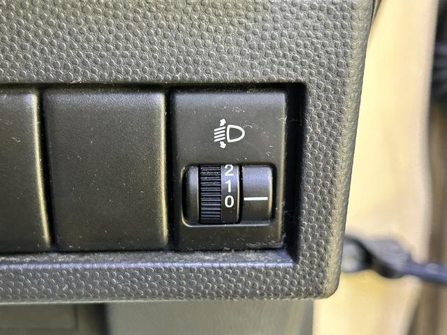 アルトラパン Ｘ　ＴＶ　スマートキー　電動格納ミラー　ベンチシート　ＡＴ　盗難防止システム　ＡＢＳ　ＣＤ　アルミホイール　衝突安全ボディ　エアコン　パワーステアリング　パワーウィンドウ（52枚目）