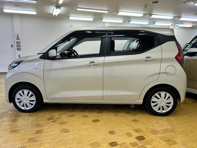 ｅＫワゴン Ｍ　バックカメラ　クリアランスソナー　レーンアシスト　衝突被害軽減システム　オートライト　キーレスエントリー　アイドリングストップ　電動格納ミラー　シートヒーター　ベンチシート　ＣＶＴ　盗難防止システム（18枚目）