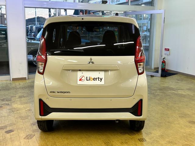 ｅＫワゴン Ｍ　バックカメラ　クリアランスソナー　レーンアシスト　衝突被害軽減システム　オートライト　キーレスエントリー　アイドリングストップ　電動格納ミラー　シートヒーター　ベンチシート　ＣＶＴ　盗難防止システム（20枚目）