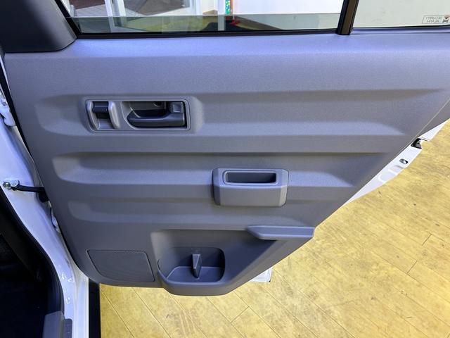 タフト Ｇ　ダーククロムベンチャー　バックカメラ　クリアランスソナー　オートクルーズコントロール　衝突被害軽減システム　オートライト　ＬＥＤヘッドランプ　スマートキー　アイドリングストップ　電動格納ミラー　シートヒーター　ガラスルーフ（63枚目）