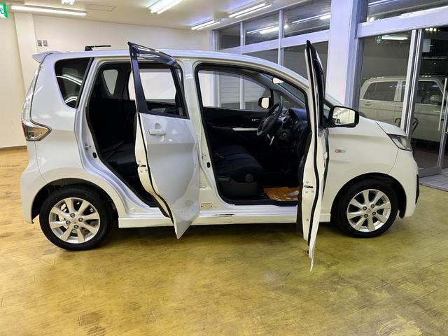 ｅＫカスタム Ｍ　ＴＶ　ＨＩＤ　キーレスエントリー　アイドリングストップ　電動格納ミラー　ベンチシート　ＣＶＴ　ＡＢＳ　ＣＤ　アルミホイール　衝突安全ボディ　エアコン（29枚目）