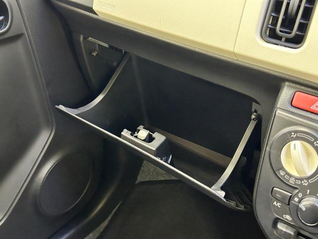 アルト Ｓ　キーレスエントリー　アイドリングストップ　電動格納ミラー　シートヒーター　ＣＶＴ　盗難防止システム　ＡＢＳ　ＥＳＣ　ＣＤ　ミュージックプレイヤー接続可　衝突安全ボディ　エアコン　パワーステアリング（13枚目）