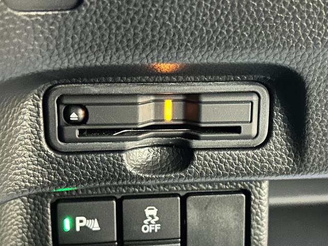 Ｎ－ＢＯＸカスタム Ｌ　ＥＴＣ　バックカメラ　両側スライド・片側電動　ナビ　クリアランスソナー　オートクルーズコントロール　レーンアシスト　衝突被害軽減システム　オートライト　ＬＥＤヘッドランプ（9枚目）