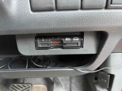 高速走行もスムーズにお支払いが可能な【ＥＴＣ】ご納車までにセットアップを行い、ご納車時にはご利用いただけるようにいたします。 3