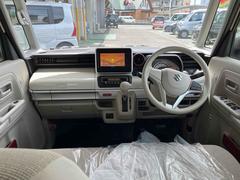 車を運転する際には運転席の存在は欠かせません。なのでしっかりとチェックしたいポイントですね。 2