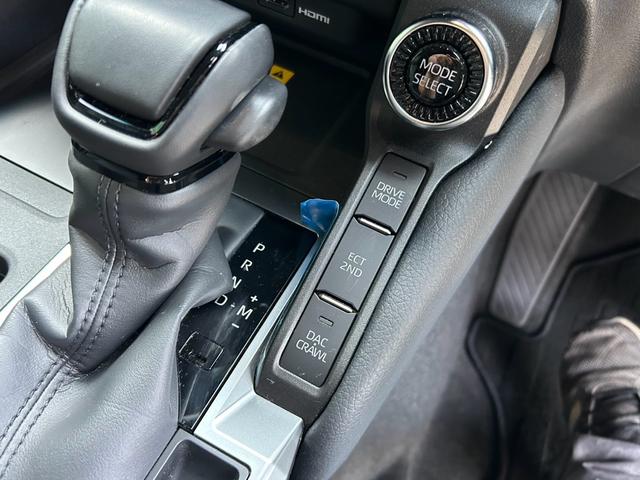 ランドクルーザー250 VX サンルーフ 軽油 ルーフレール 純正ナビ Bluetooth  全周囲カメラ レーダークルーズコントロール ブラインドスポットモニター ETC パワーバックドア テレナビキット(18枚目)