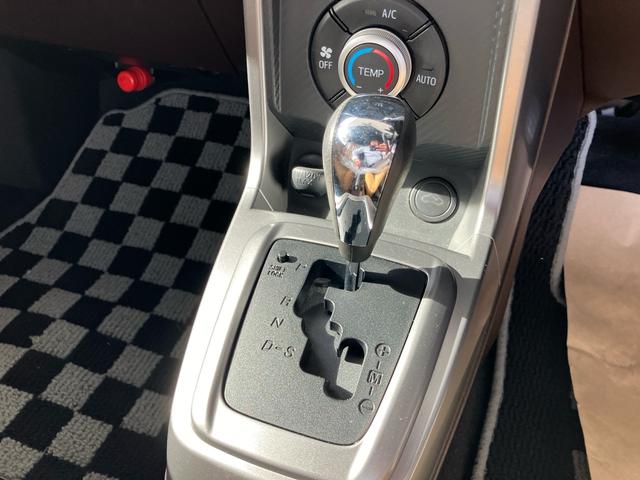 当店は新車販売、中古車販売、車検整備、板金塗装、保険取り扱いｅｔｃ、長年地域のお客様を中心にお車に関する事をワンストップで承っております。