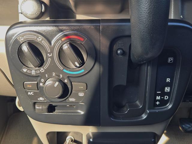 エブリイ ＰＣリミテッド　Ｂｌｕｅｔｏｏｔｈ再生ナビ　ＴＶ　ＥＴＣ　革調シートカバー　社外ＬＥＤ　２速発進モード　禁煙車　外装コーティング　車内除菌清掃済み（14枚目）