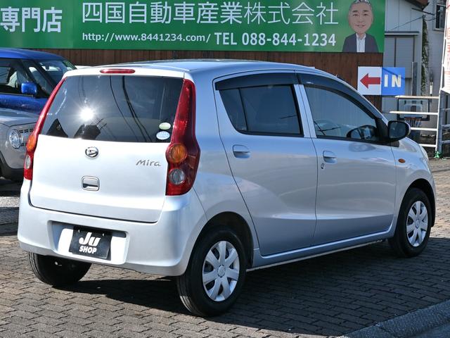 ミラ Ｘ　５速ミッション車　走行４５２００ｋｍ　禁煙車　純正ＣＤプレーヤー　ＡＢＳ　ボディ同色電動格納ミラー　外装コーティング　車内除菌清掃済み（8枚目）
