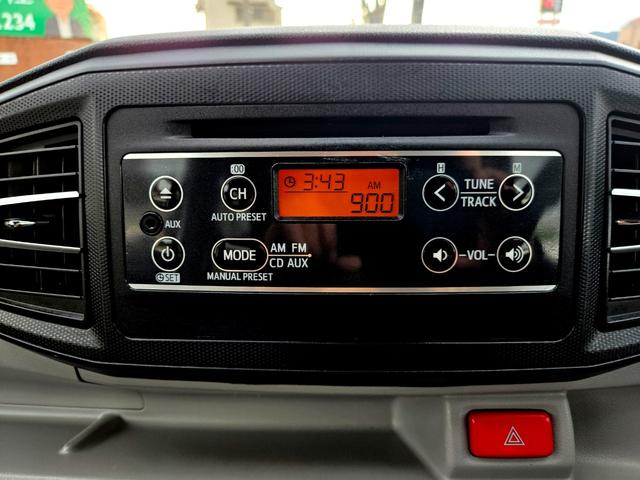 ミライース Ｘ　ＳＡＩＩＩ　スマートアシスト３　衝突軽減ブレーキ　純正ＣＤプレーヤー　障害物センサー　レーンキープアシスト　ＡＢＳ　アイドリングストップ　車検令和１０年２月４日　禁煙車　外装コーティング　車内除菌清掃済み（11枚目）